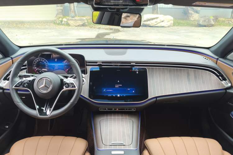 Used Mercedes-Benz E-Class 2024 Refresh E 300 L Stylish Edition Interior 1