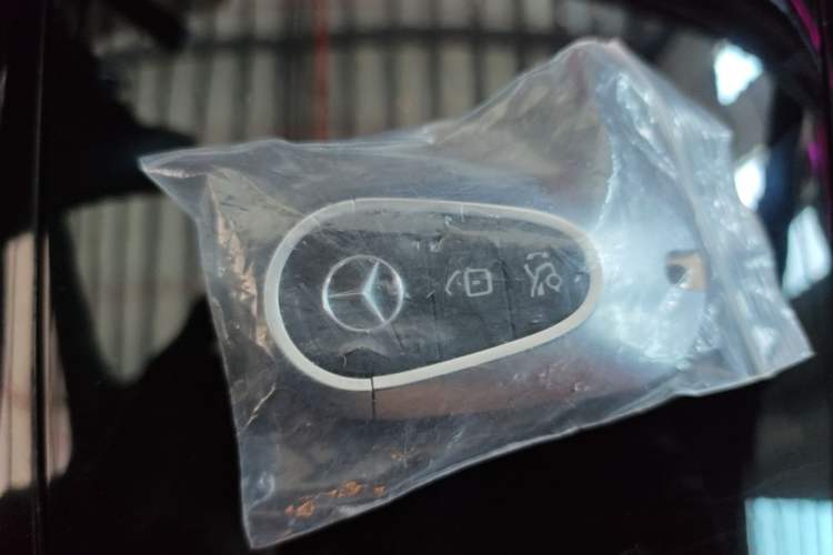 Used Mercedes-Benz E-Class 2024 Facelift E 260 L Interior 1