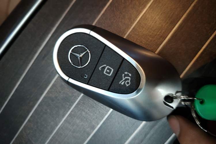 Used Mercedes-Benz E-Class 2024 E 300 L Luxury Model Interior 1