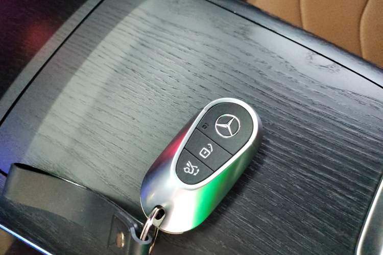 Used Mercedes-Benz E-Class 2024 Facelift E 300 L Fashion Sport Edition Interior 1