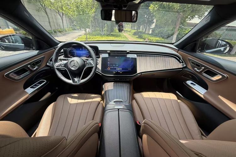 Used Mercedes-Benz E-Class 2024 Refresh E 300 L Stylish Edition Interior 1