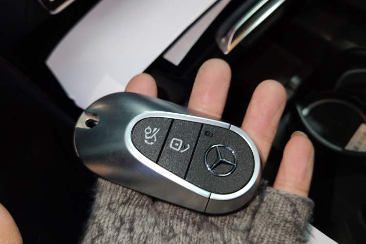 Used Mercedes-Benz E-Class 2024 E 260 L 4MATIC Sport Edition Interior 1