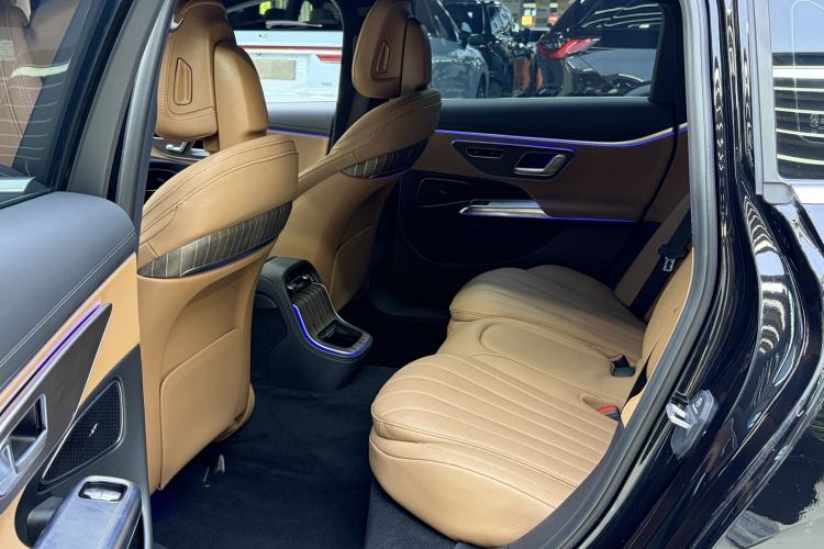 Used Mercedes-Benz E-Class 2024 Refresh E 300 L Stylish Edition Interior 1