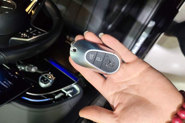 Used Mercedes-Benz E-Class 2024 E 300 L Luxury Model Interior 1