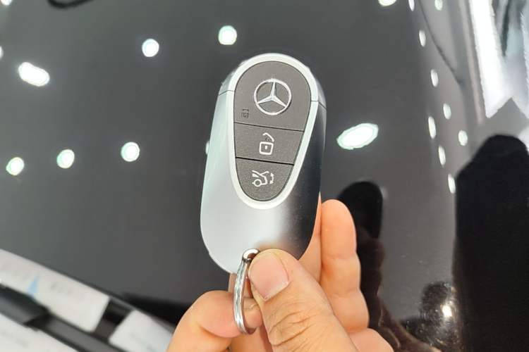 Used Mercedes-Benz E-Class 2024 E 260 L Interior 1