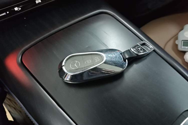 Used Mercedes-Benz E-Class 2024 Facelift E 300 L Fashion Sport Edition Interior 1