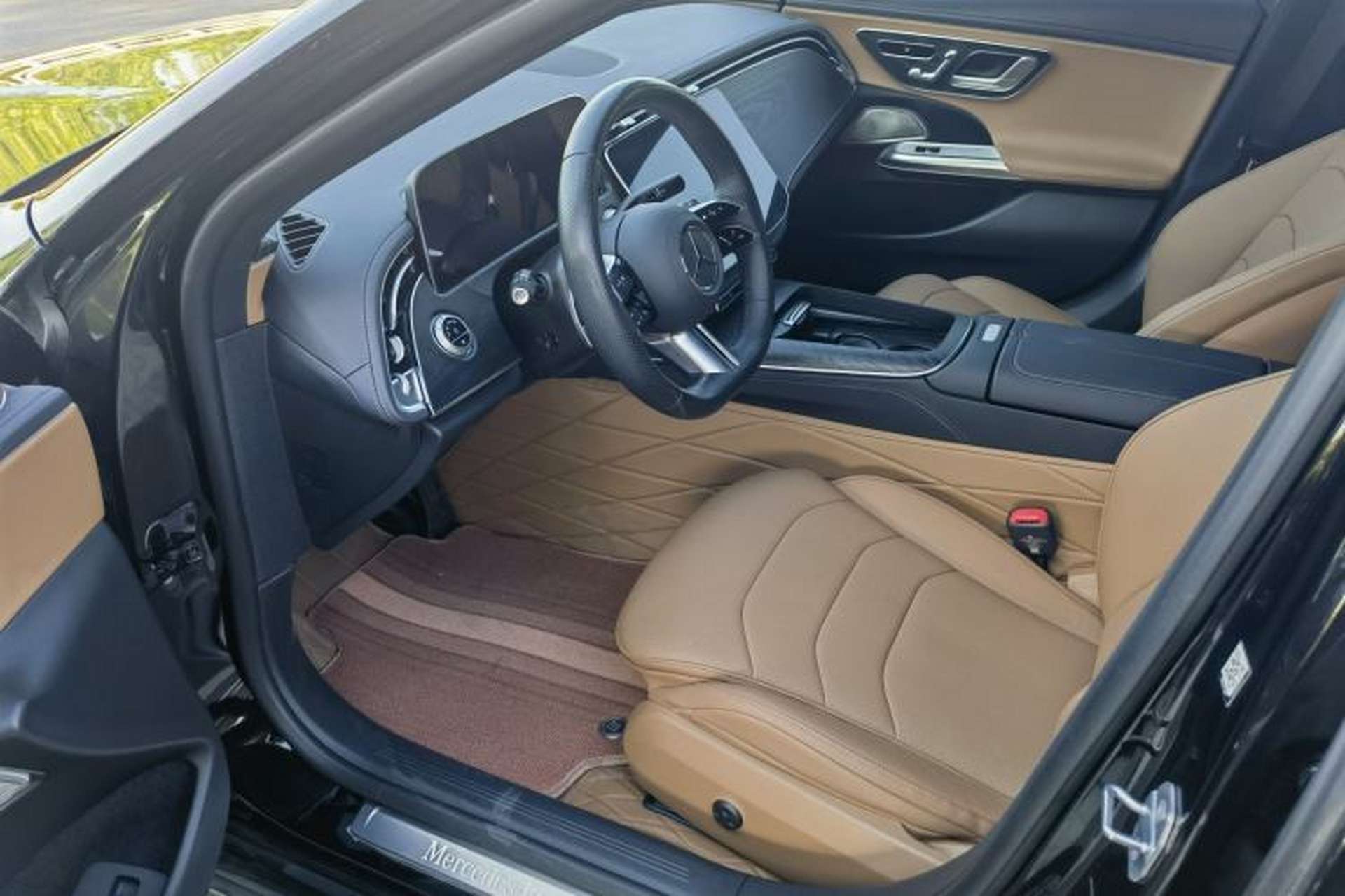 Used Mercedes-Benz E-Class 2024 Facelift E 300 L Fashion Sport Edition Interior 1