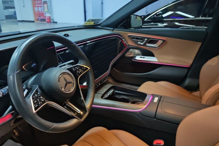 Used Mercedes-Benz E-Class 2024 E 300 L Luxury Model Interior 1