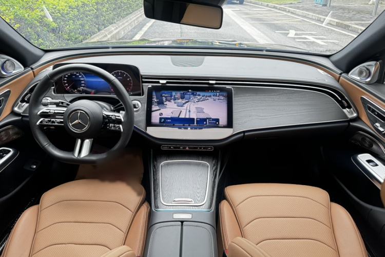 Used Mercedes-Benz E-Class 2024 E 300 L Fashion Sport Model Interior 10