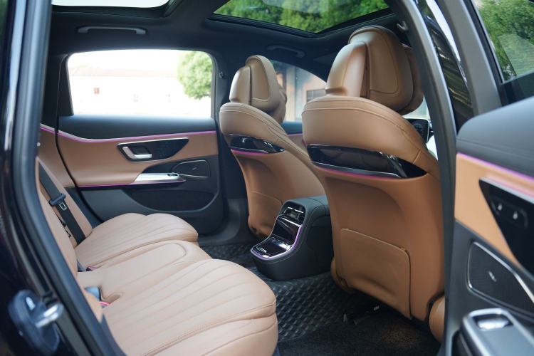 Used Mercedes-Benz E-Class 2024 E 260 L Interior 10