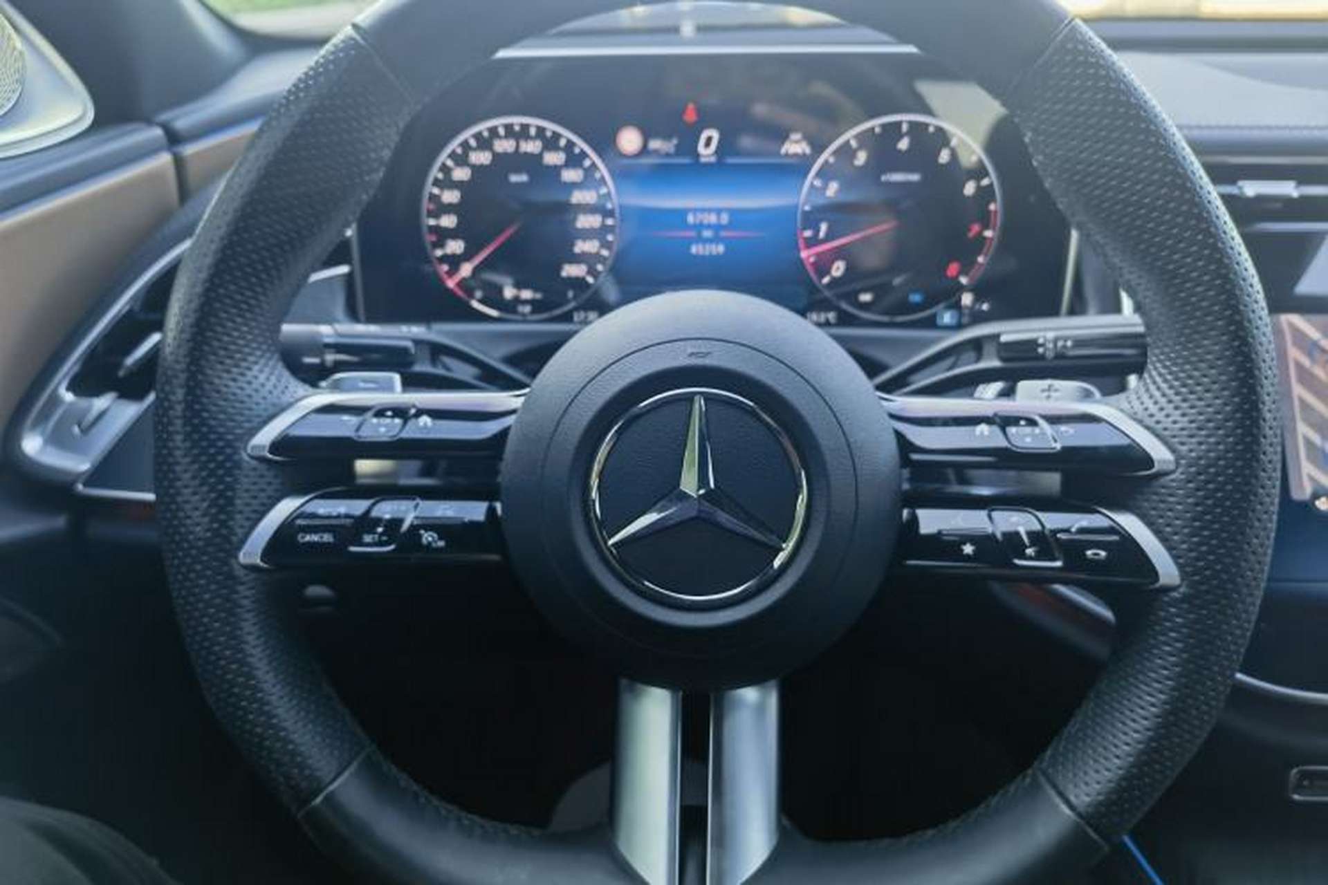 Used Mercedes-Benz E-Class 2024 Facelift E 300 L Fashion Sport Edition Interior 10