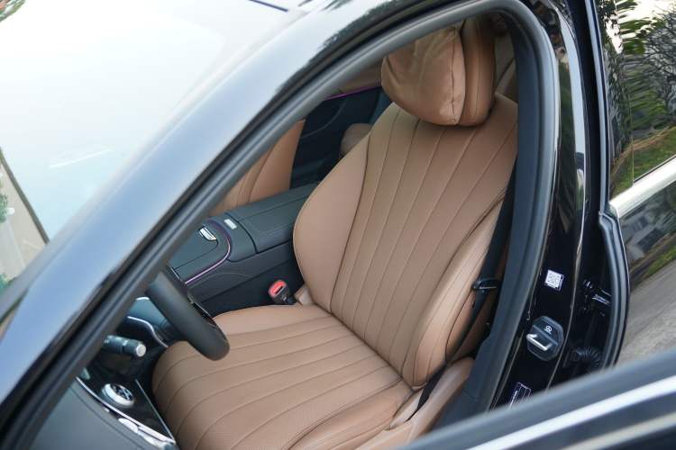 Used Mercedes-Benz E-Class 2024 E 260 L Interior 12