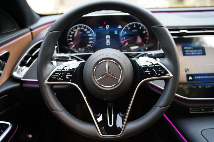 Used Mercedes-Benz E-Class 2024 E 260 L Interior 14