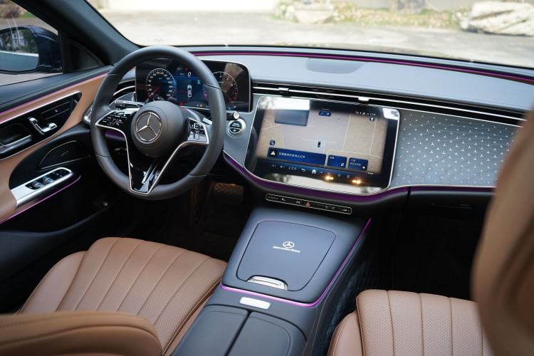 Used Mercedes-Benz E-Class 2024 E 260 L Interior 15