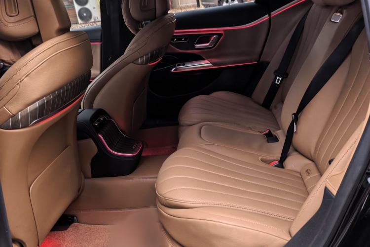 Used Mercedes-Benz E-Class 2024 Refresh E 300 L Stylish Edition Interior 2