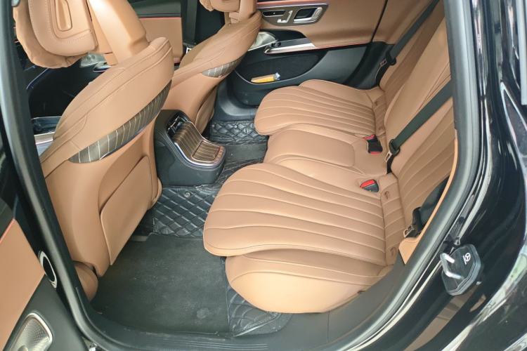 Used Mercedes-Benz E-Class 2024 E 300 L Luxury Model Interior 2