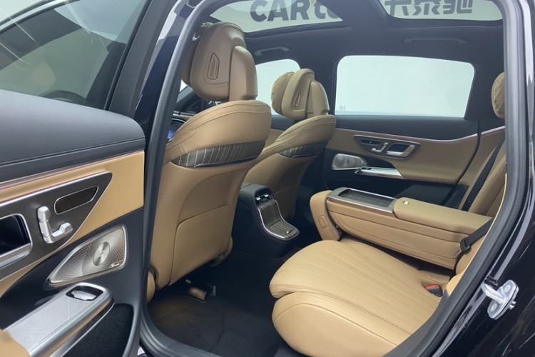 Used Mercedes-Benz E-Class 2024 Facelift E 300 L Luxury Edition Interior 2