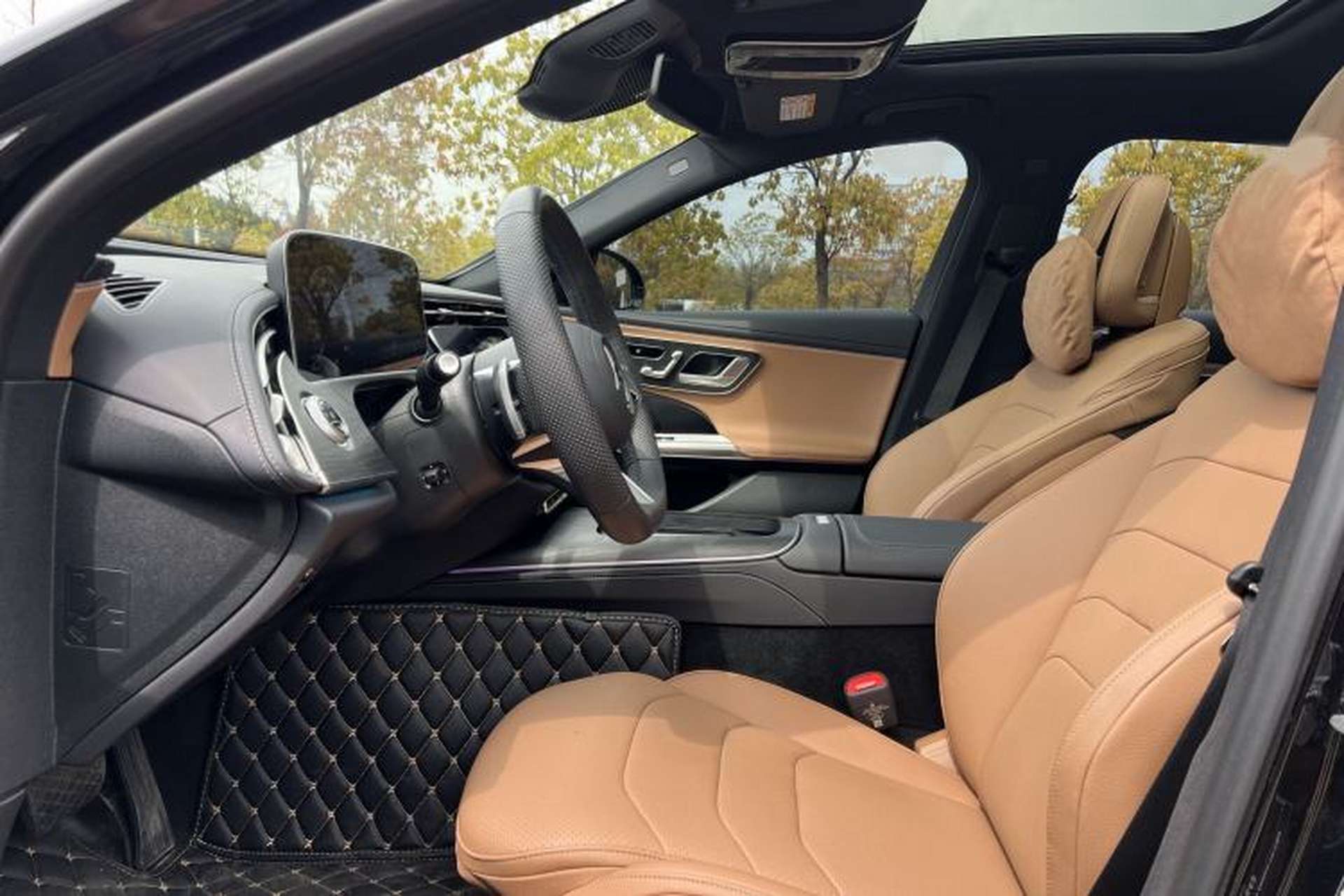 Used Mercedes-Benz E-Class 2024 Facelift E 300 L Fashion Sport Edition Interior 2