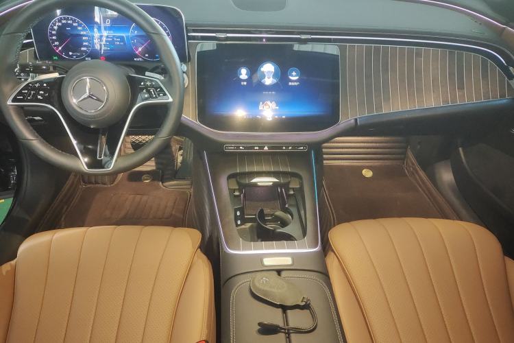 Used Mercedes-Benz E-Class 2024 Refresh E 300 L Stylish Edition Interior 2