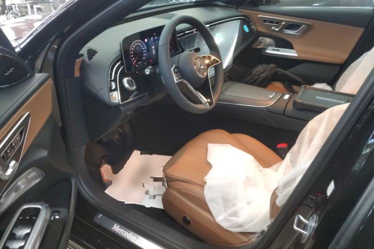 Used Mercedes-Benz E-Class 2024 E 300 L Luxury Model Interior 3