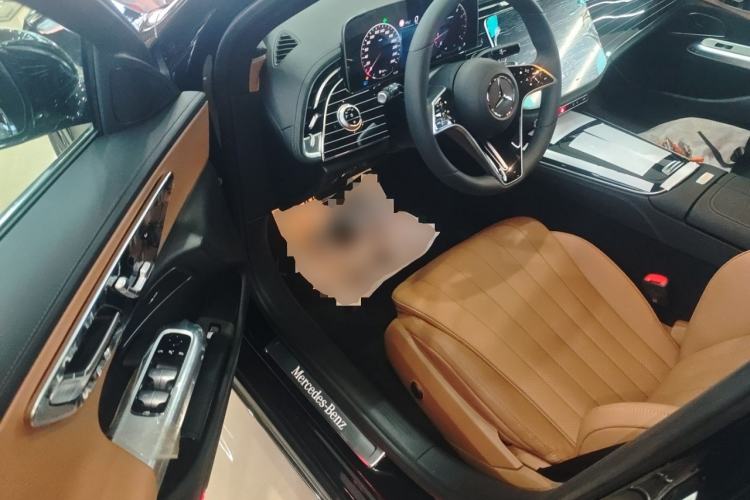 Used Mercedes-Benz E-Class 2024 E 260 L Interior 3