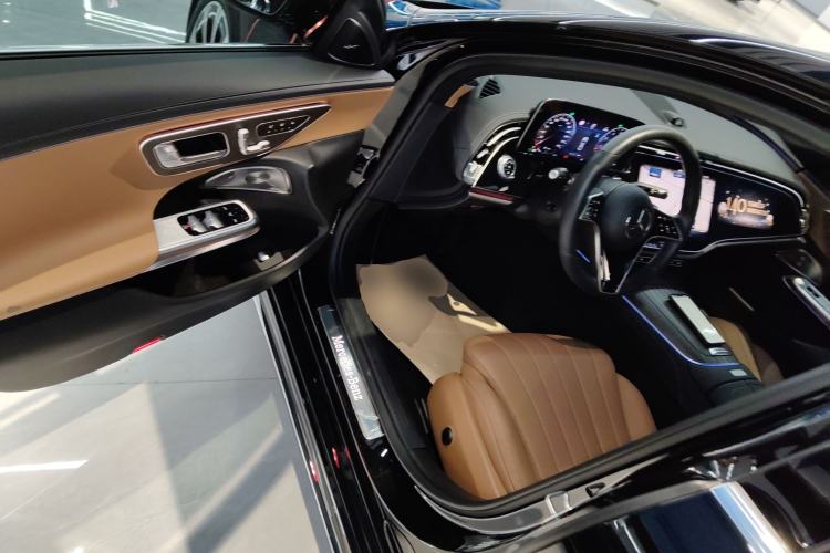 Used Mercedes-Benz E-Class 2024 Facelift E 300 L Luxury Edition Interior 3