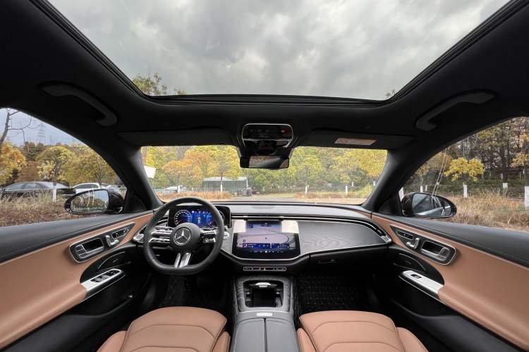 Used Mercedes-Benz E-Class 2024 Facelift E 300 L Fashion Sport Edition Interior 3