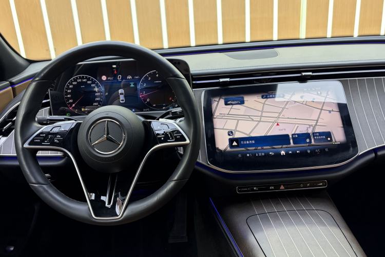 Used Mercedes-Benz E-Class 2024 Refresh E 300 L Stylish Edition Interior 3