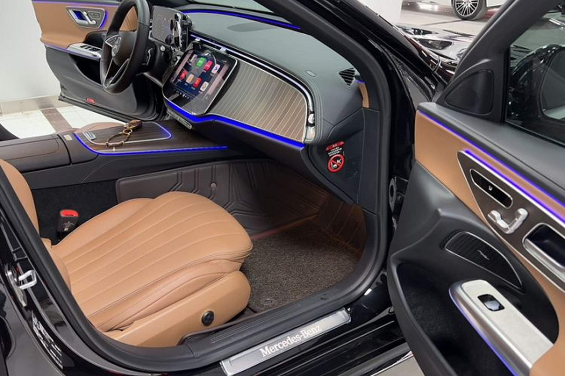 Used Mercedes-Benz E-Class 2024 Refresh E 300 L Stylish Edition Interior 4