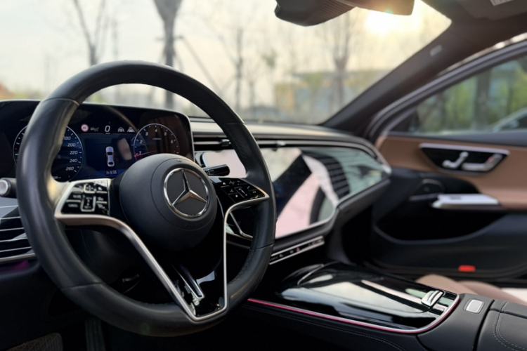 Used Mercedes-Benz E-Class 2024 E 260 L Interior 4