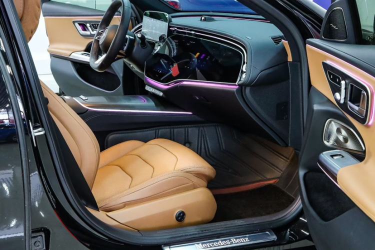 Used Mercedes-Benz E-Class 2024 E 300 L Luxury Sport Model Interior 4