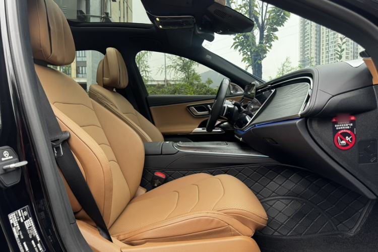 Used Mercedes-Benz E-Class 2024 E 300 L Fashion Sport Model Interior 4