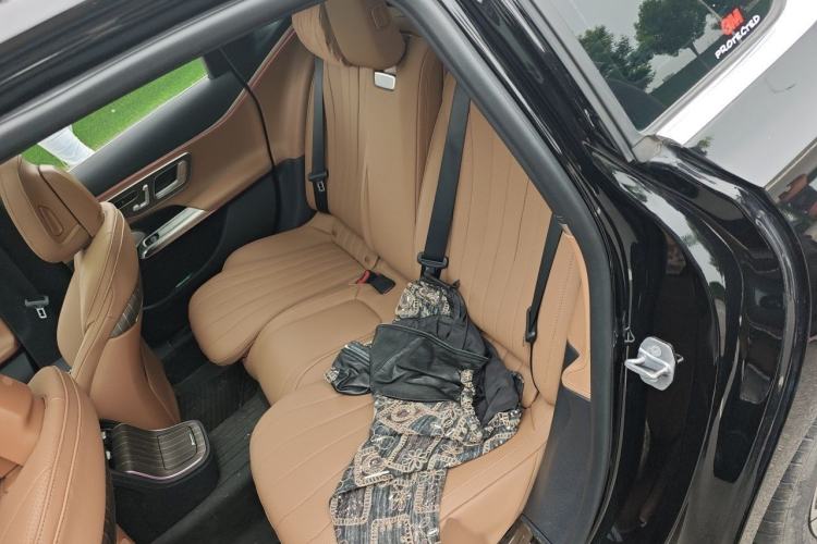 Used Mercedes-Benz E-Class 2024 E 300 L Luxury Model Interior 4