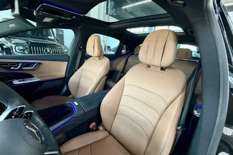 Used Mercedes-Benz E-Class 2024 Facelift E 300 L Fashion Sport Edition Interior 4