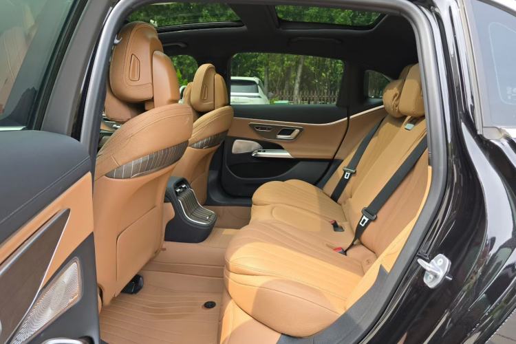 Used Mercedes-Benz E-Class 2024 E 300 L Stylish Model Interior 4