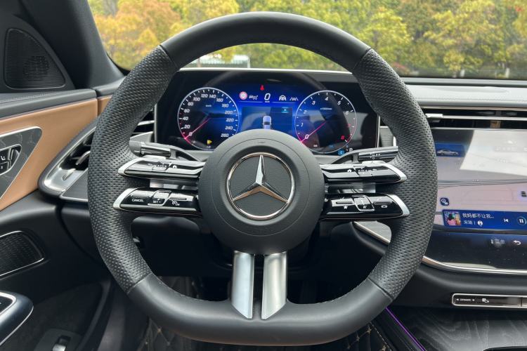 Used Mercedes-Benz E-Class 2024 Facelift E 300 L Fashion Sport Edition Interior 4