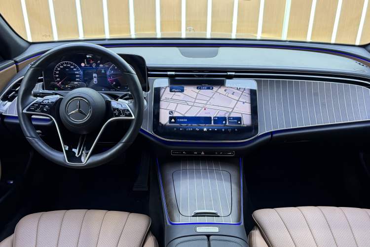 Used Mercedes-Benz E-Class 2024 Refresh E 300 L Stylish Edition Interior 4