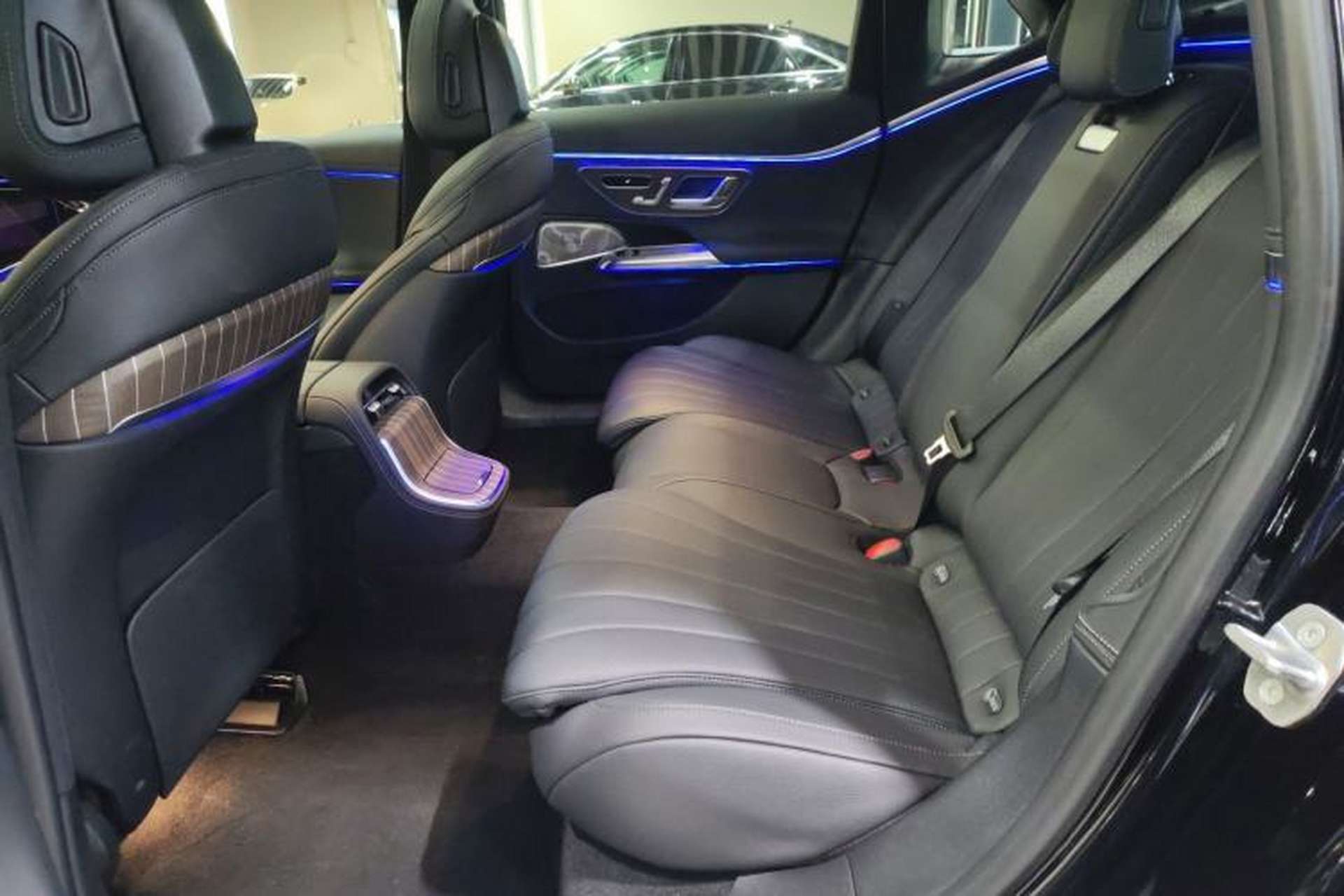Used Mercedes-Benz E-Class 2024 E 300 L Luxury Model Interior 4