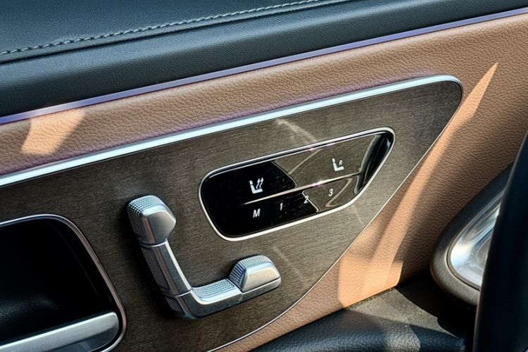 Used Mercedes-Benz E-Class 2024 Refresh E 300 L Stylish Edition Interior 5
