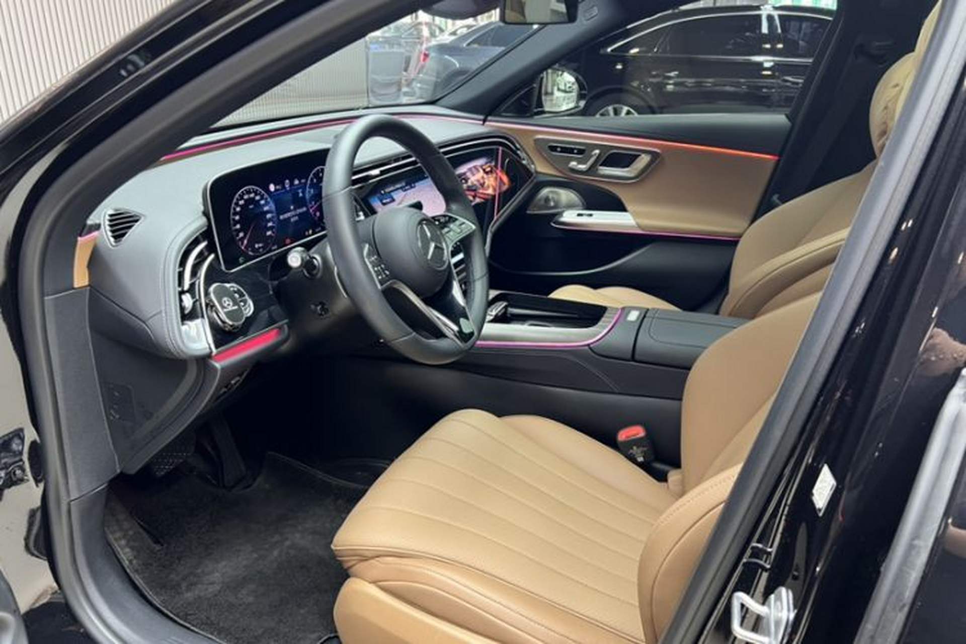Used Mercedes-Benz E-Class 2024 E 300 L Luxury Model Interior 5