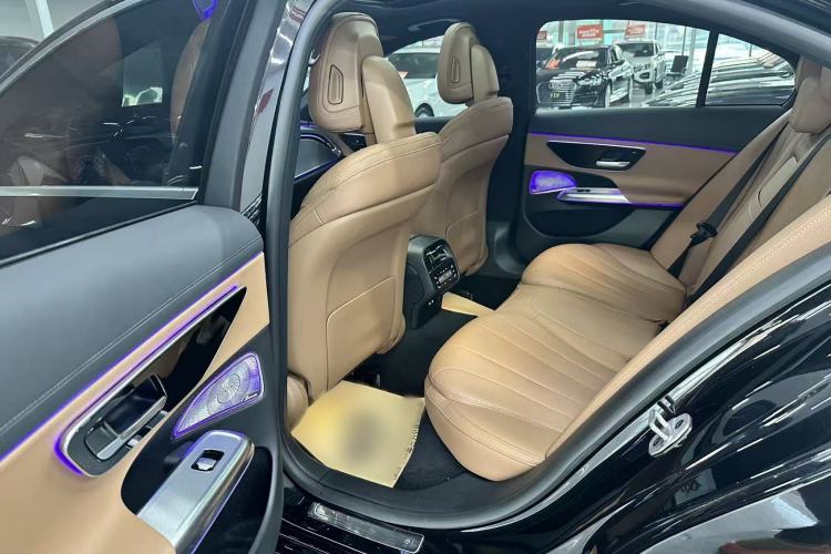 Used Mercedes-Benz E-Class 2024 E 260 Sport Edition Interior 5