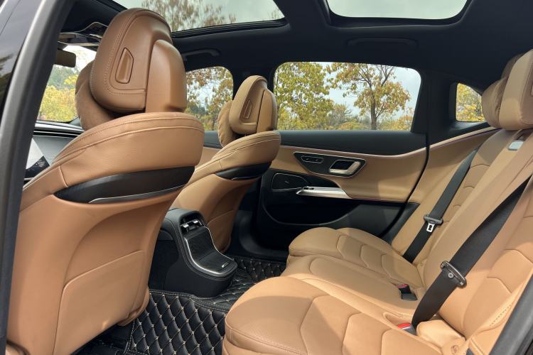 Used Mercedes-Benz E-Class 2024 Facelift E 300 L Fashion Sport Edition Interior 5
