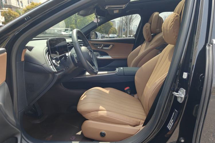 Used Mercedes-Benz E-Class 2024 E 300 L Luxury Model Interior 5