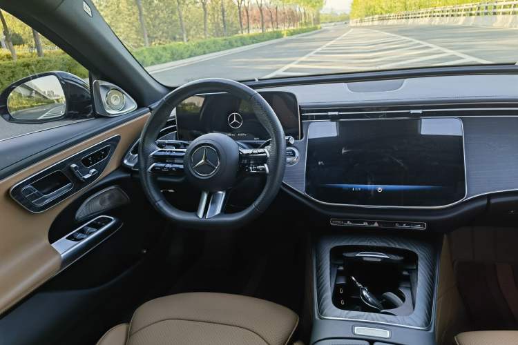 Used Mercedes-Benz E-Class 2024 Facelift E 300 L Fashion Sport Edition Interior 5