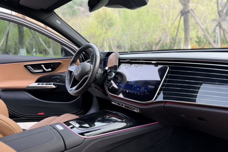 Used Mercedes-Benz E-Class 2024 E 260 L Interior 6