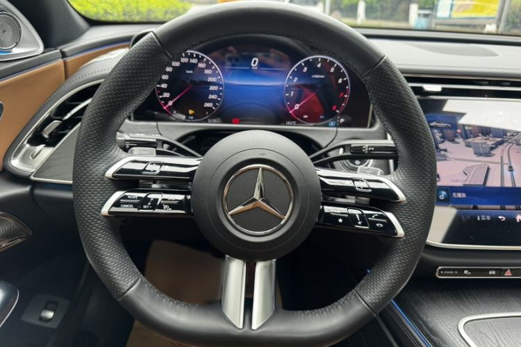 Used Mercedes-Benz E-Class 2024 E 300 L Fashion Sport Model Interior 6