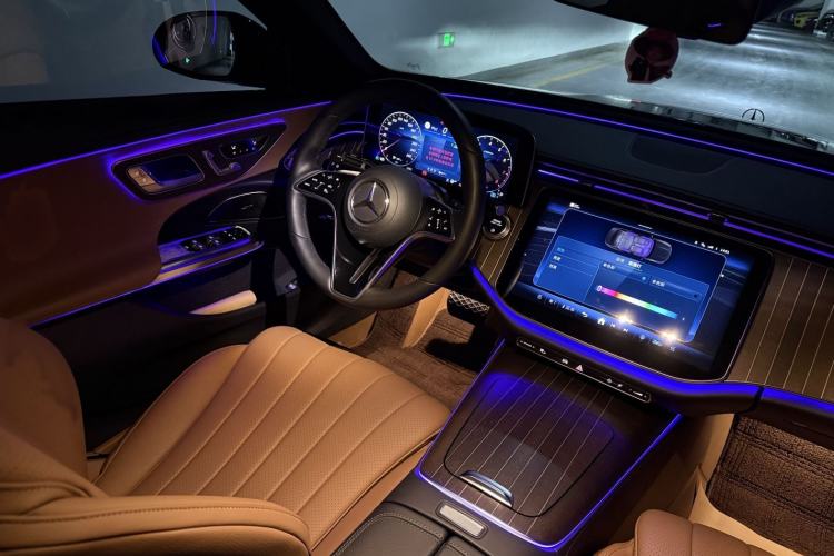 Used Mercedes-Benz E-Class 2024 Refresh E 300 L Stylish Edition Interior 6