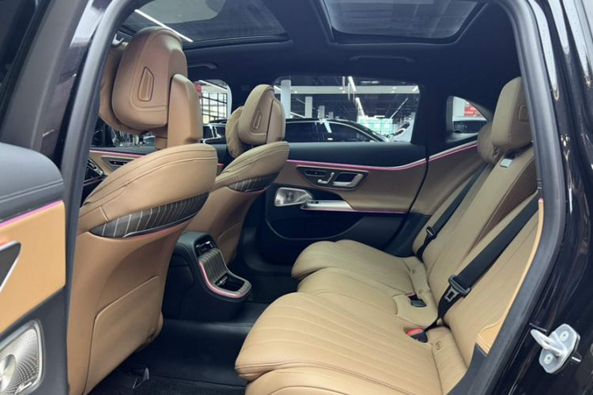 Used Mercedes-Benz E-Class 2024 E 300 L Luxury Model Interior 7