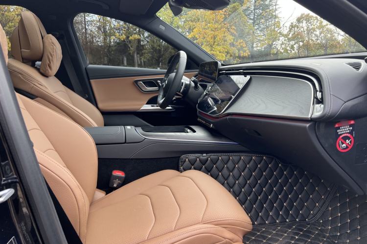 Used Mercedes-Benz E-Class 2024 Facelift E 300 L Fashion Sport Edition Interior 7
