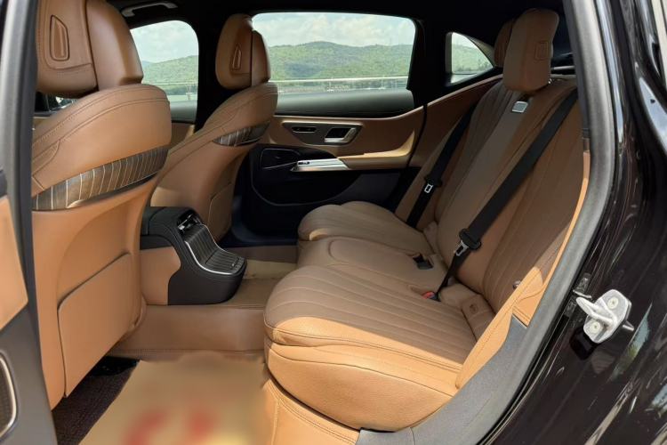 Used Mercedes-Benz E-Class 2024 Refresh E 300 L Stylish Edition Interior 7